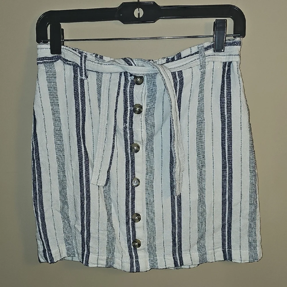 Button-Front Mini Skirt with Waist Tie in Navy & White